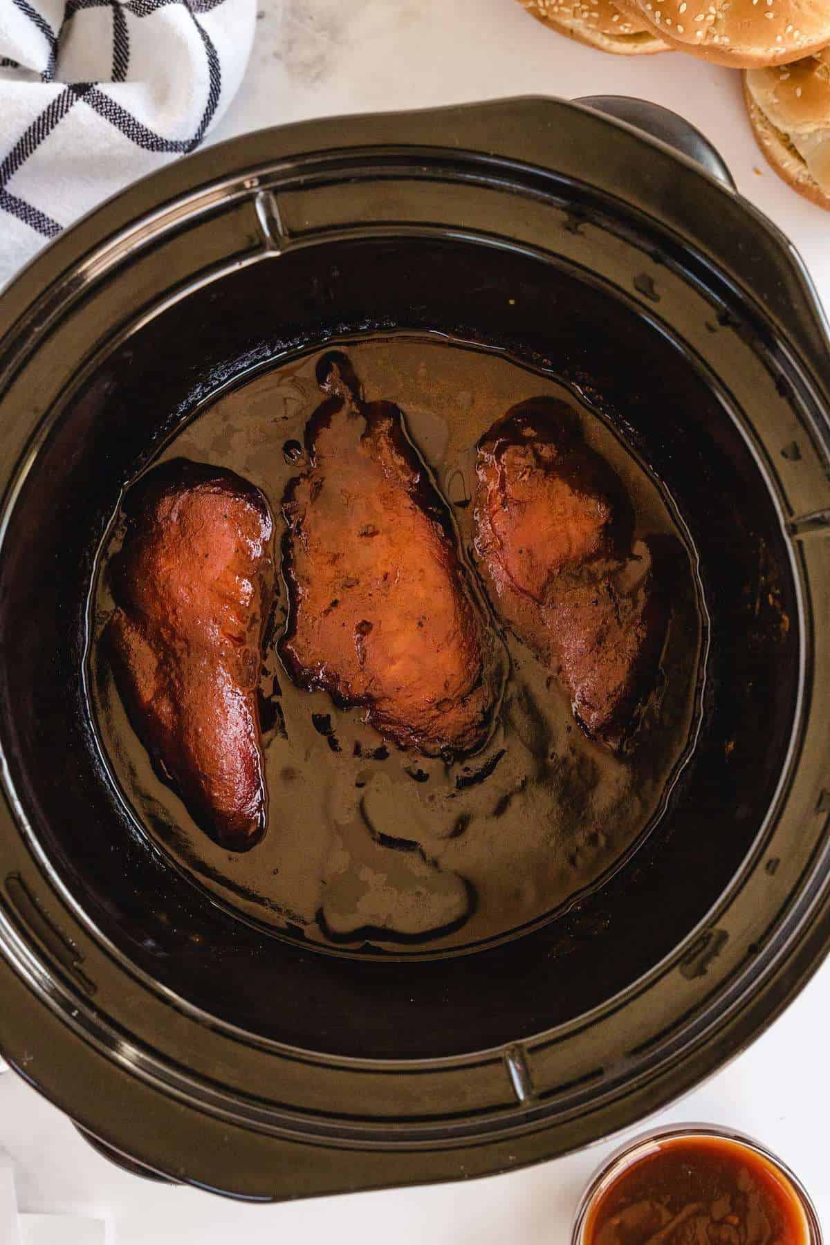3 chicken breast inside the slow cooker