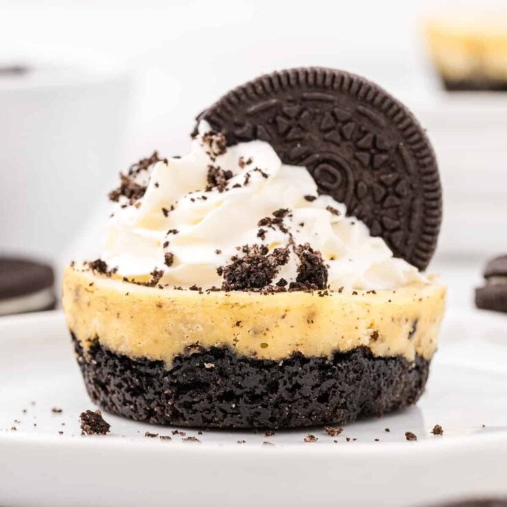 cookies and cream cheesecake featured image