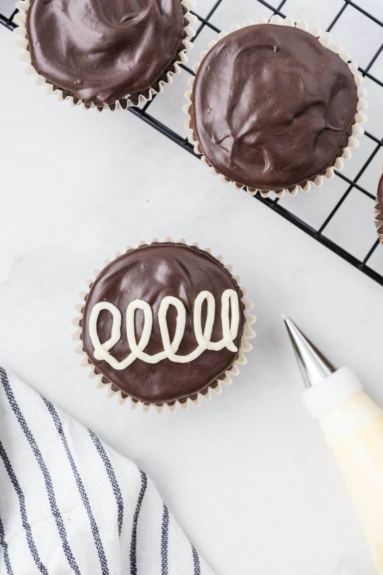 Homemade Hostess Cupcakes (Copycat Recipe) - Princess Pinky Girl