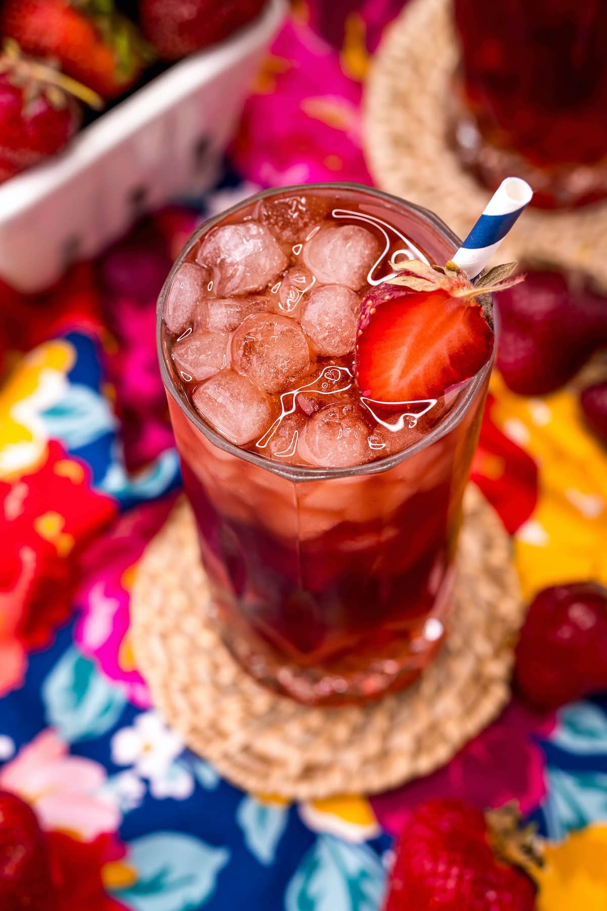 strawberry sweet tea with ice