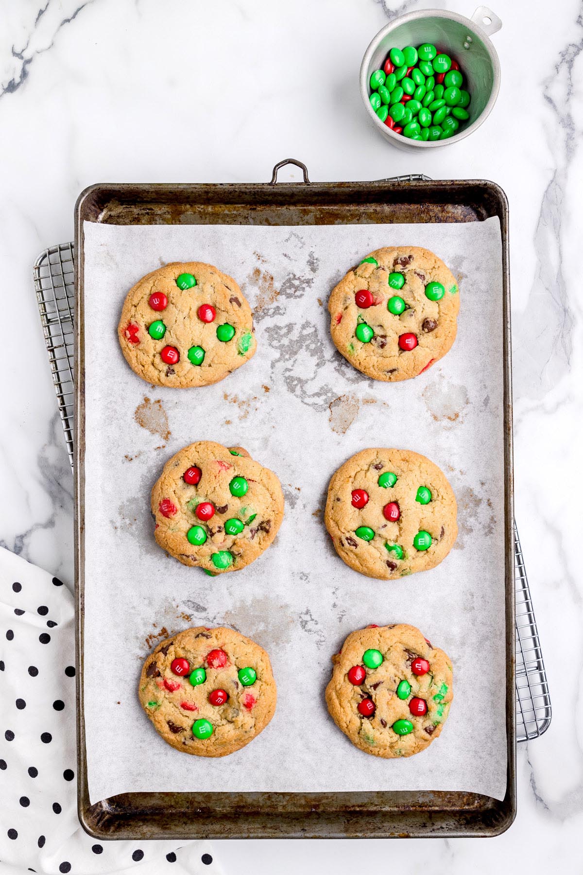 baked christmas cookies