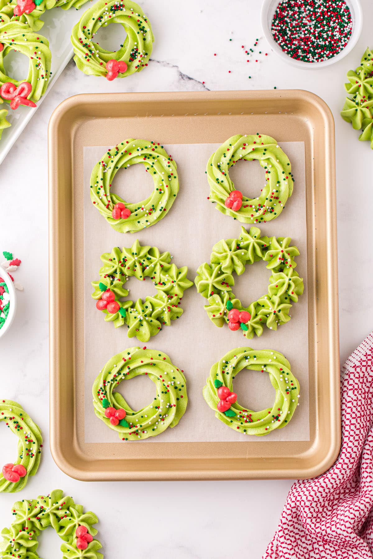 baked meringue wreath cookies