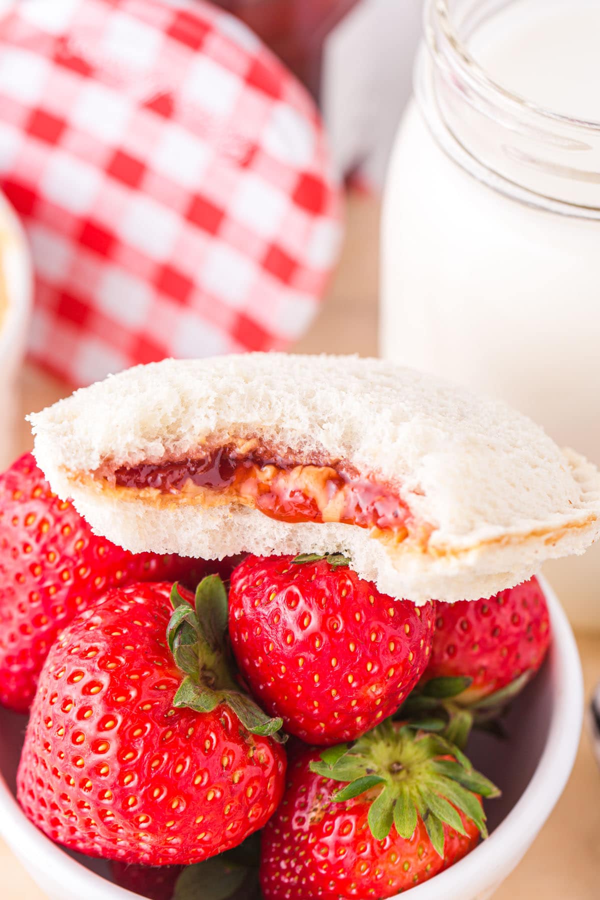 DIY Uncrustable Sandwiches (Freezer Lunchbox) - Princess Pinky Girl