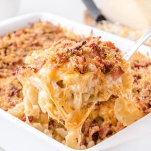 bacon mac and cheese featured image