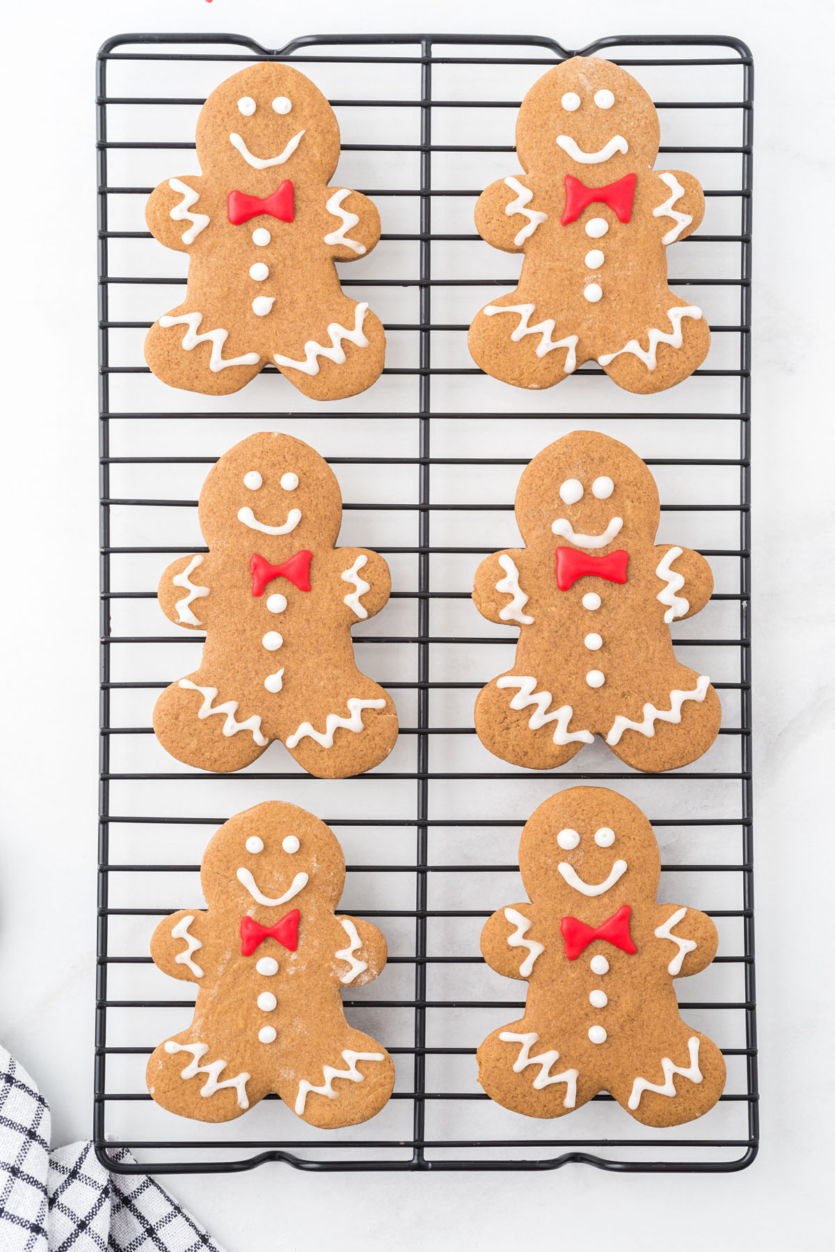 decorated gingerbread men cookies