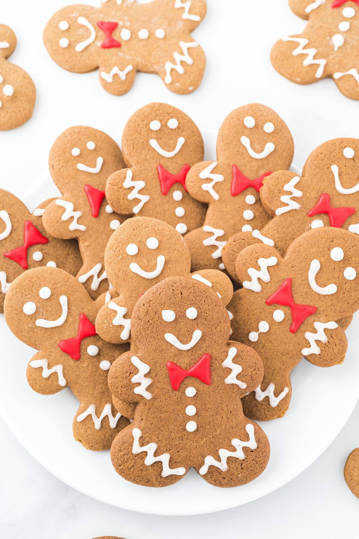 gingerbread men cookies hero image