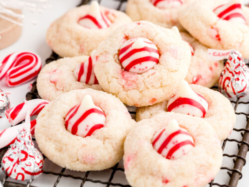 Candy Cane Kiss Cups - Sugar Dish Me