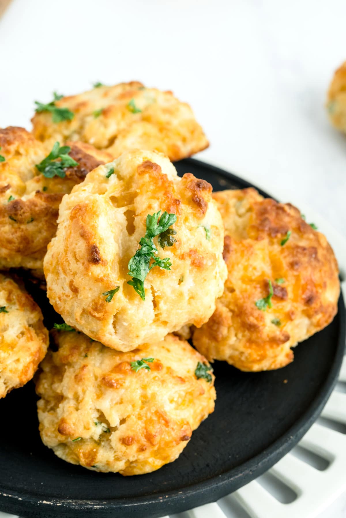 red lobster copycat biscuits on a plate