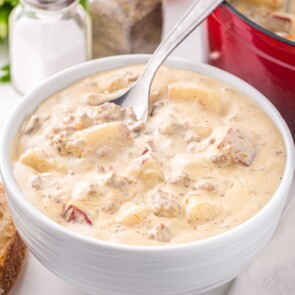 Cheeseburger Soup featured image