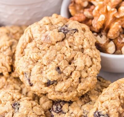 are oatmeal raisin cookies bad for dogs