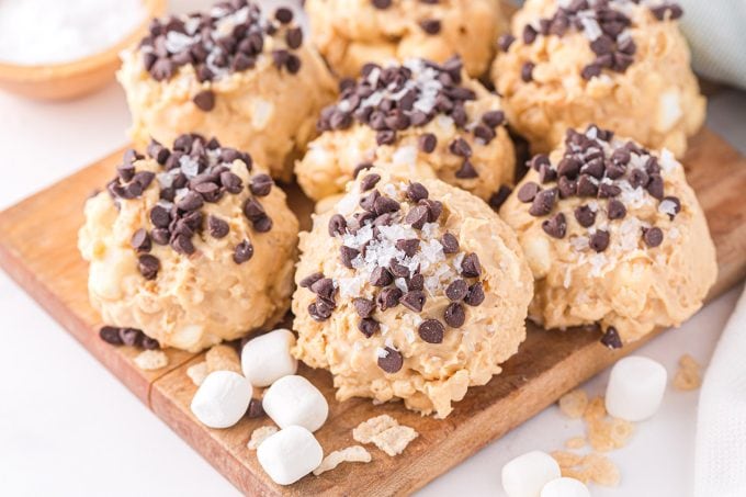 avalance cookies on top of wooden board