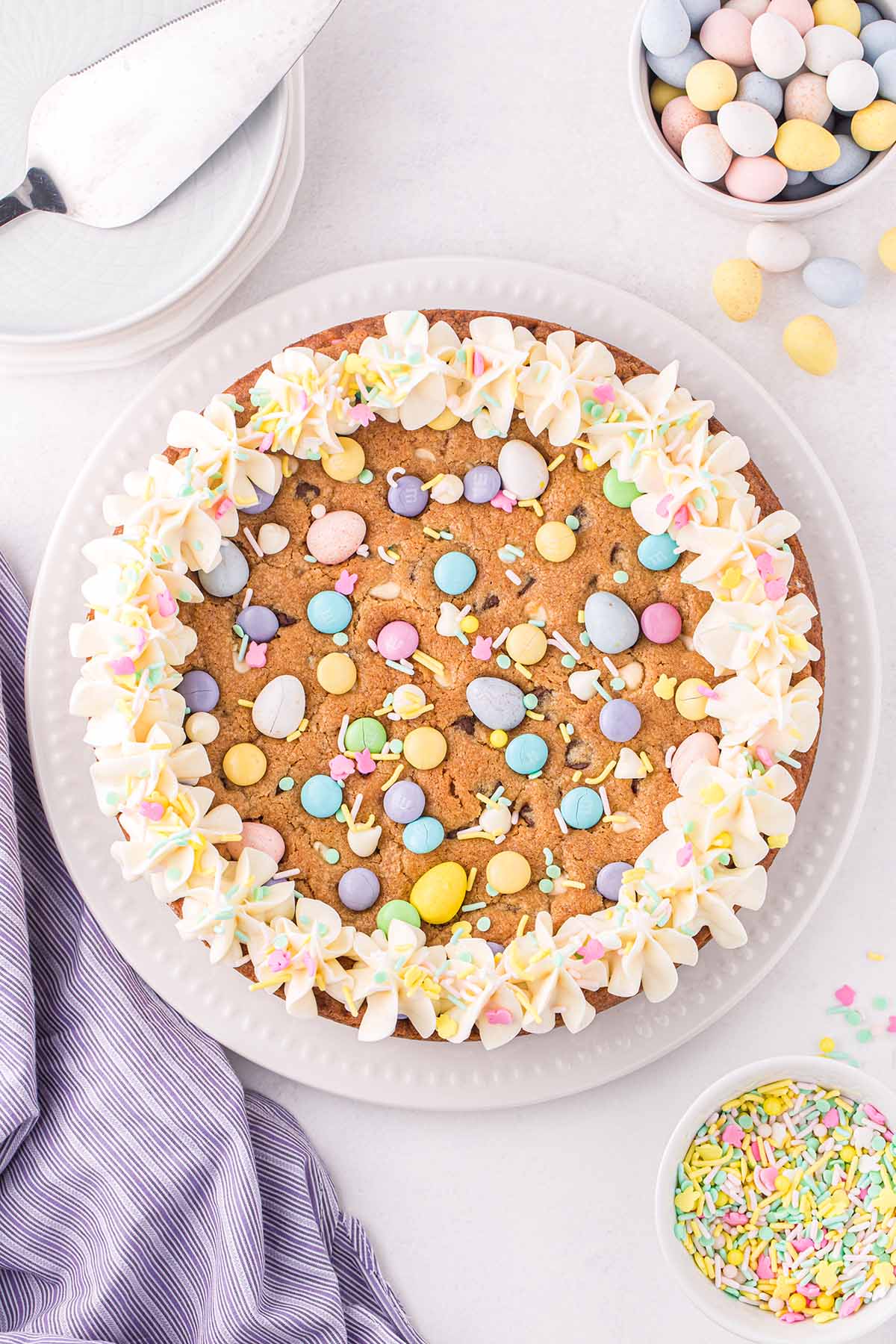 decorated easter cookie cake