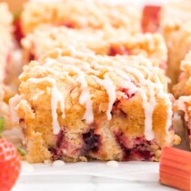 strawberry rhubarb cake featured image