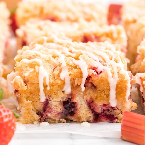 strawberry rhubarb cake featured image