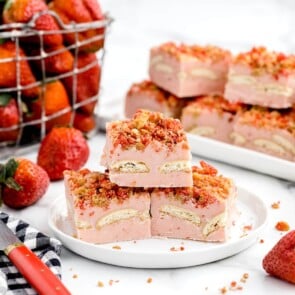 Strawberry shortcake fudge featured image