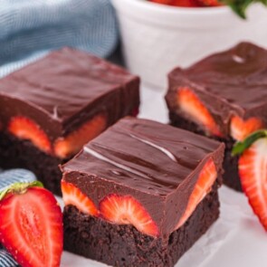 cropped-Chocolate-Covered-Strawberry-Brownies-29hero.jpg