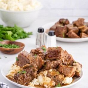 cropped-slow-cooker-beef-tips-41sq.jpg