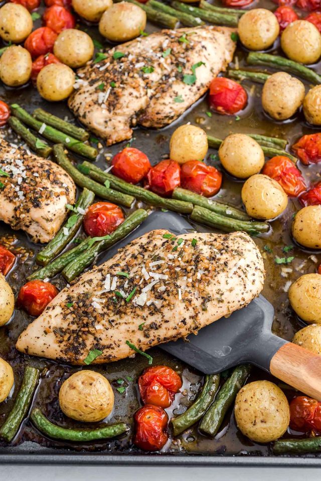 Chicken Sheet Pan Dinner with Italian Chicken, Green Beans and Potatoes ...