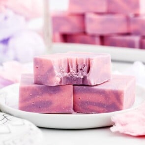 cotton candy fudge featured image