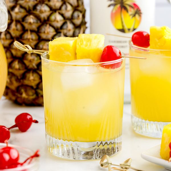 pineapple rum punch featured image