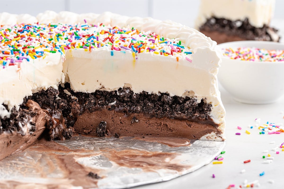 inside layer of. Copycat Dairy Queen Ice Cream Cake