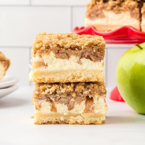 Apple Crumble Cheesecake Bars featured image