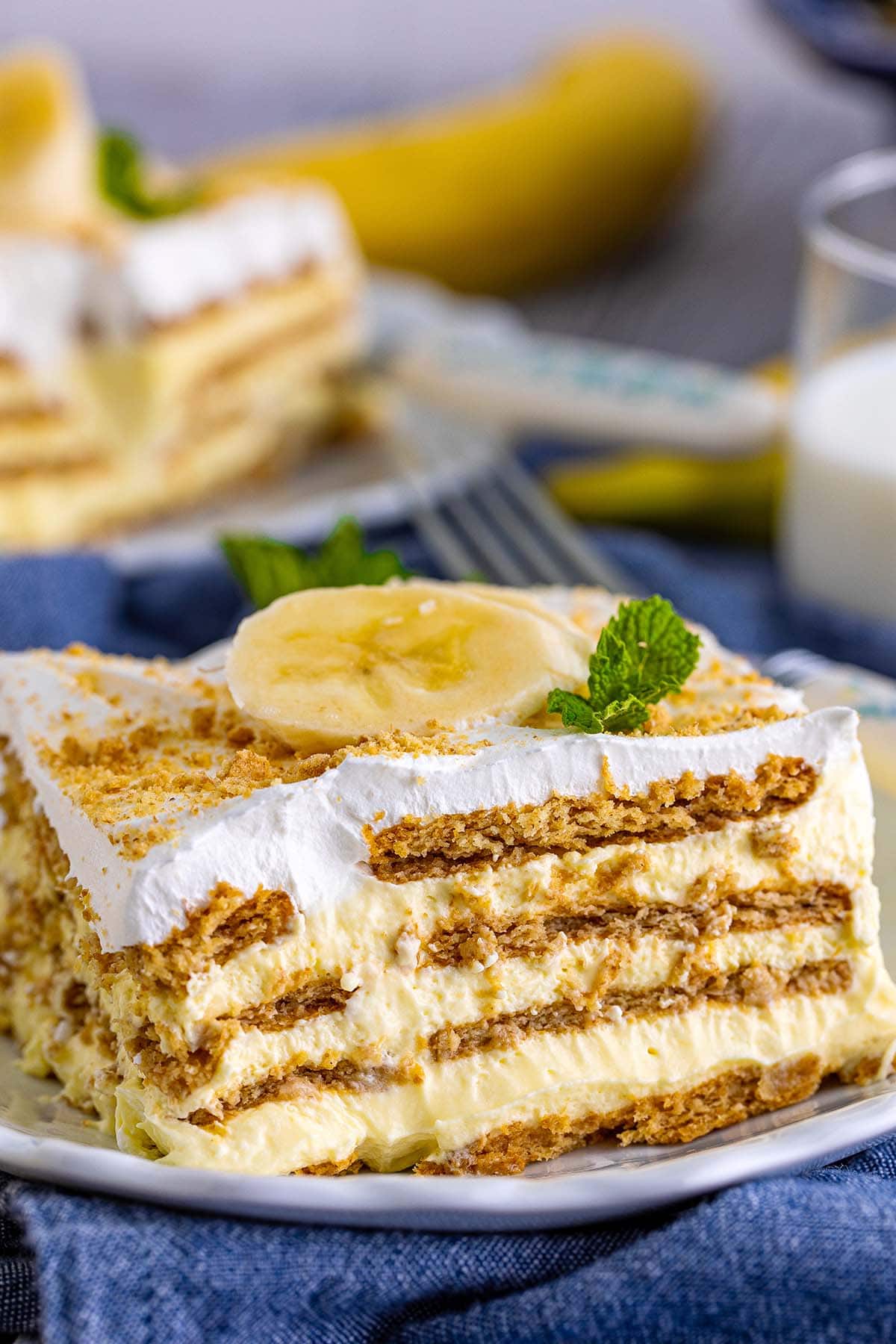 banana icebox cake hero image