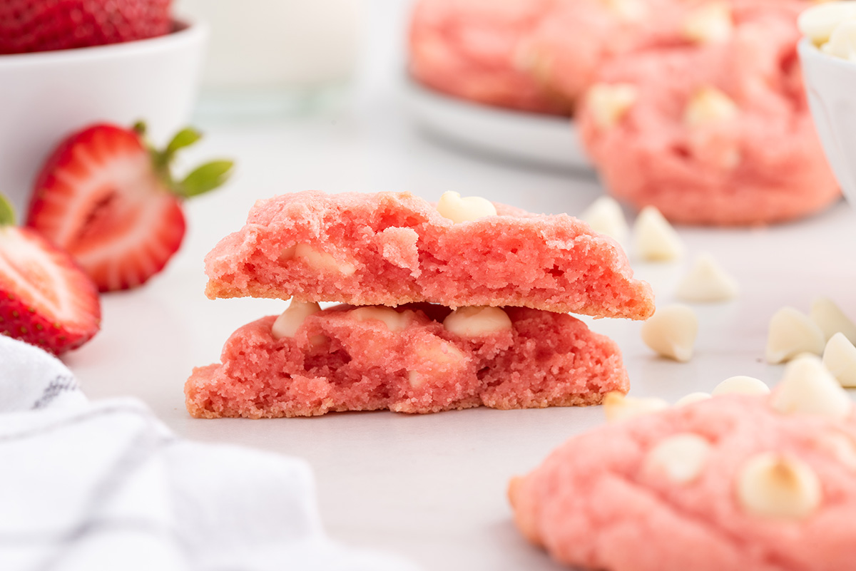 Strawberry Pudding Cookies cut in half