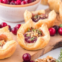 cranberry brie bites featured image