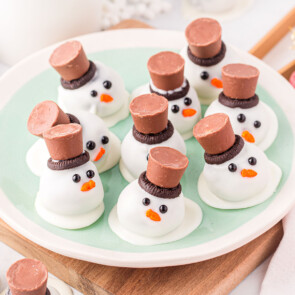 Melted Snowman Oreo Balls featured image