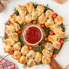 Pigs in a Blanket Wreath featured image