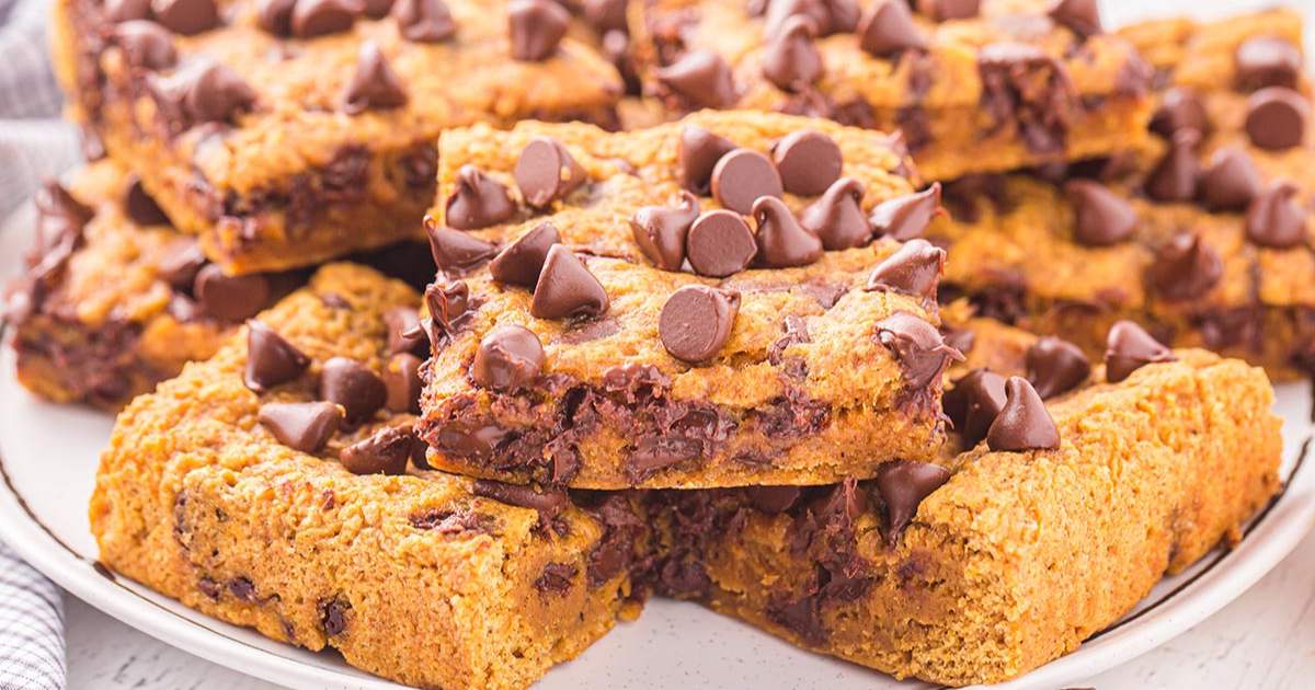 https://princesspinkygirl.com/wp-content/uploads/2023/07/pumpkin-choco-chip-bars-facebook.jpeg