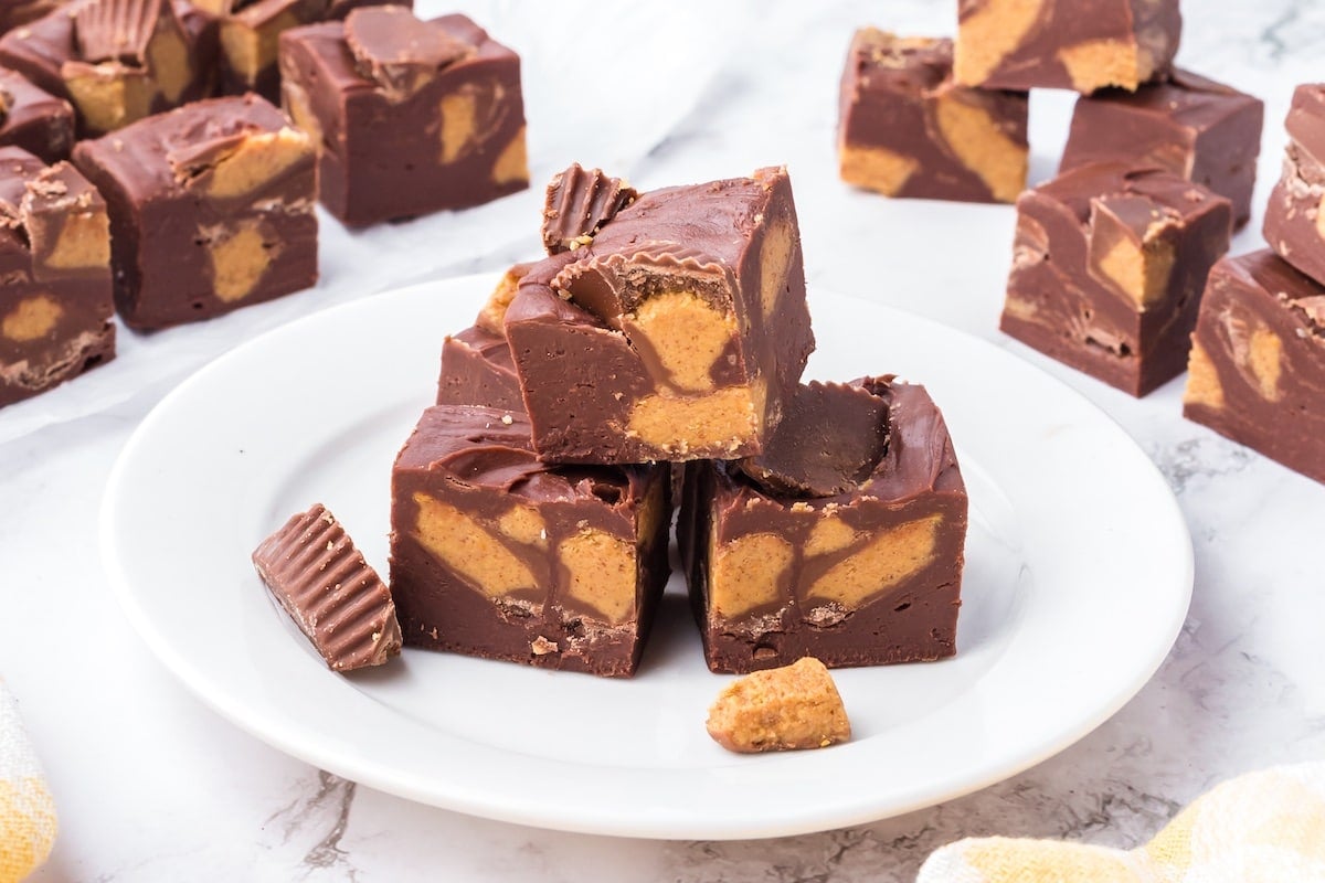 Easy Reeses Fudge on a white plate.