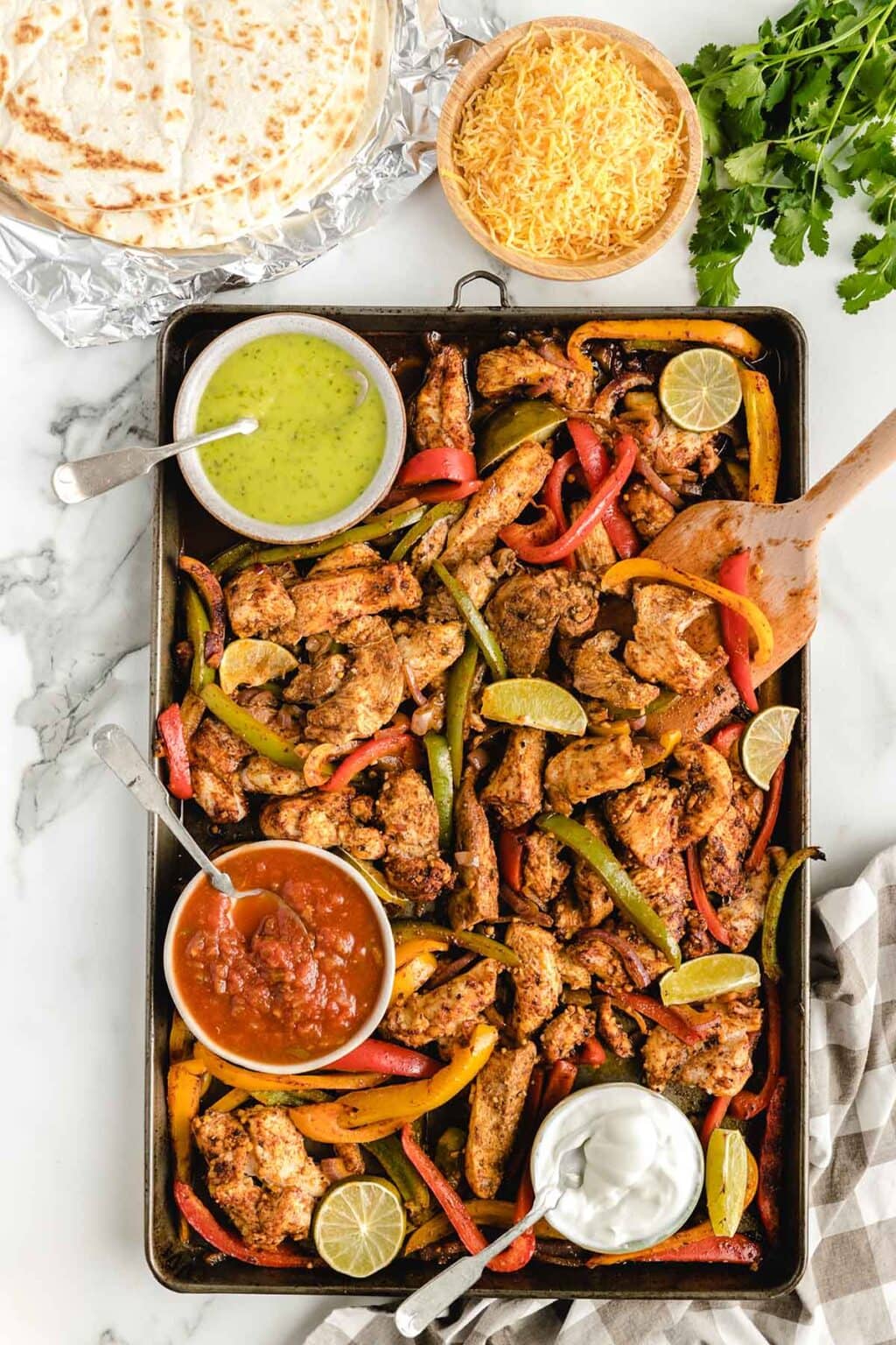 Chicken Fajitas Sheet Pan Recipe (Quick & Easy Dinner!) - Princess ...