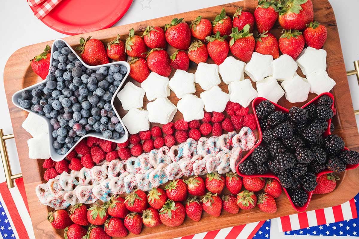 4th of July Fruit and Snack Tray filled with fresh fruits and mallows.