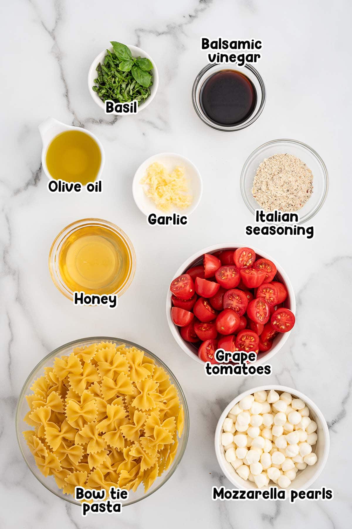 caprese pasta salad ingredients. 