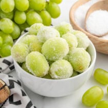 a couple of Sugared Champagne Grapes in a bowl.