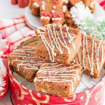 gingerbread blondies inside a red tin can.