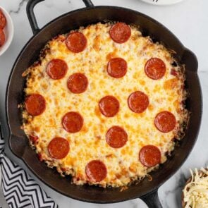 crustless pizza in a skillet.