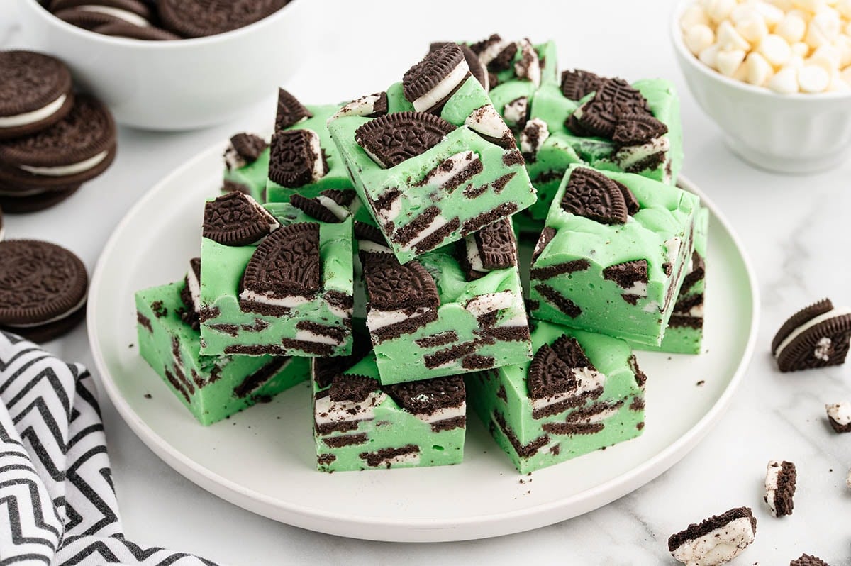 Squares of mint-green fudge studded with chunks of chocolate sandwich cookies