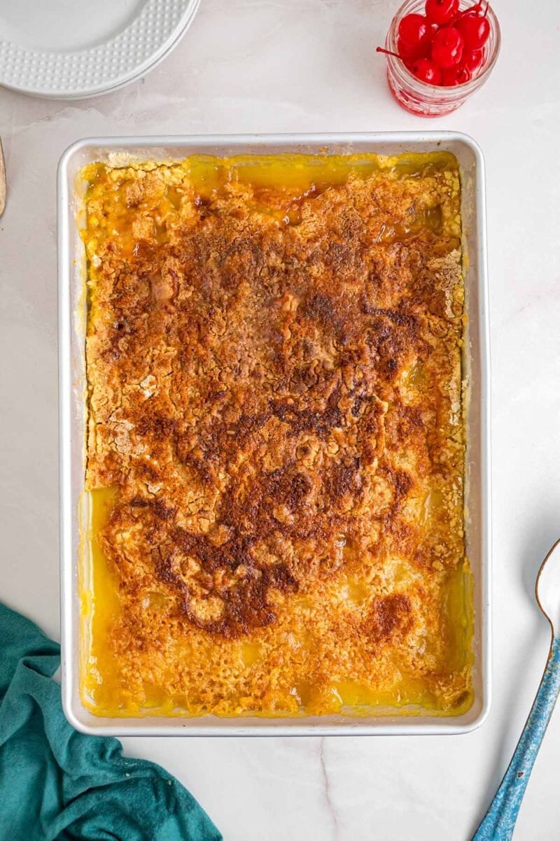 baked pineapple dump cake