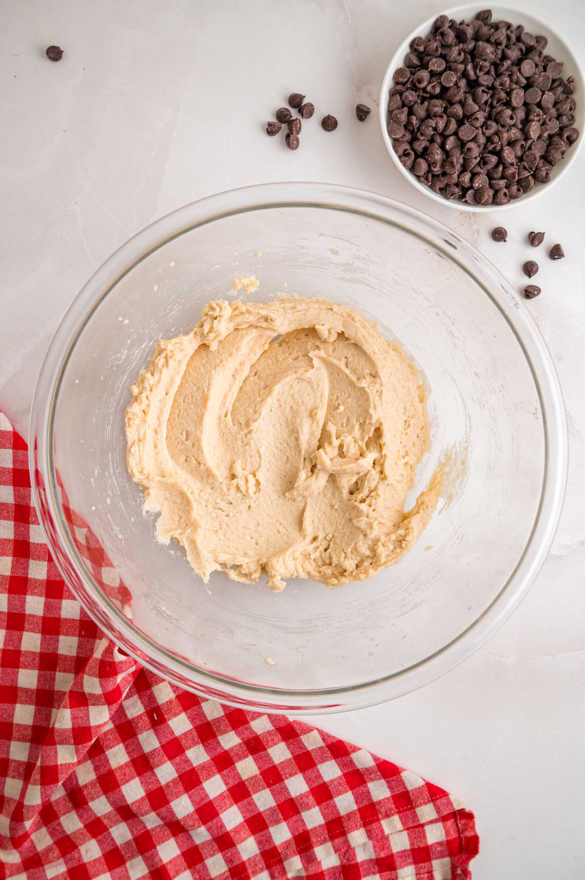 mix ingredients in the bowl.