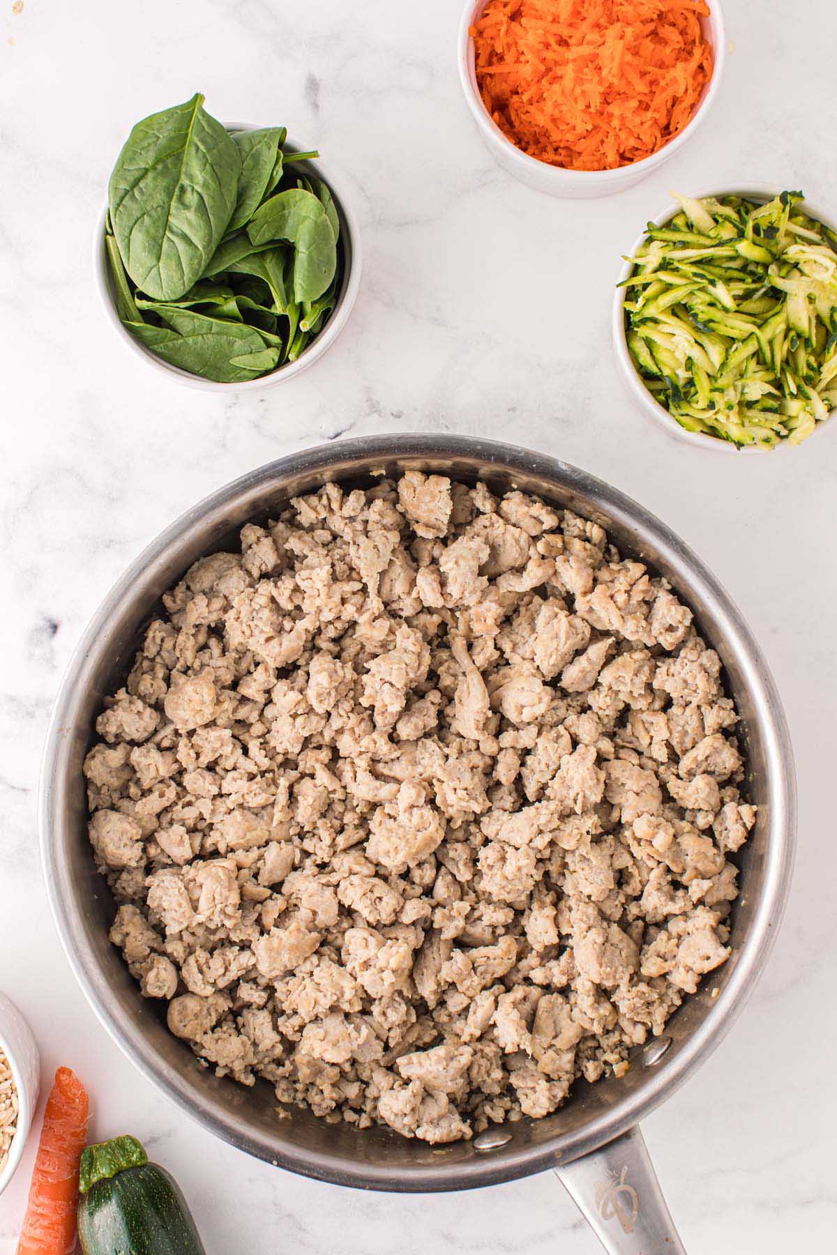 cook the chicken in a pot. 