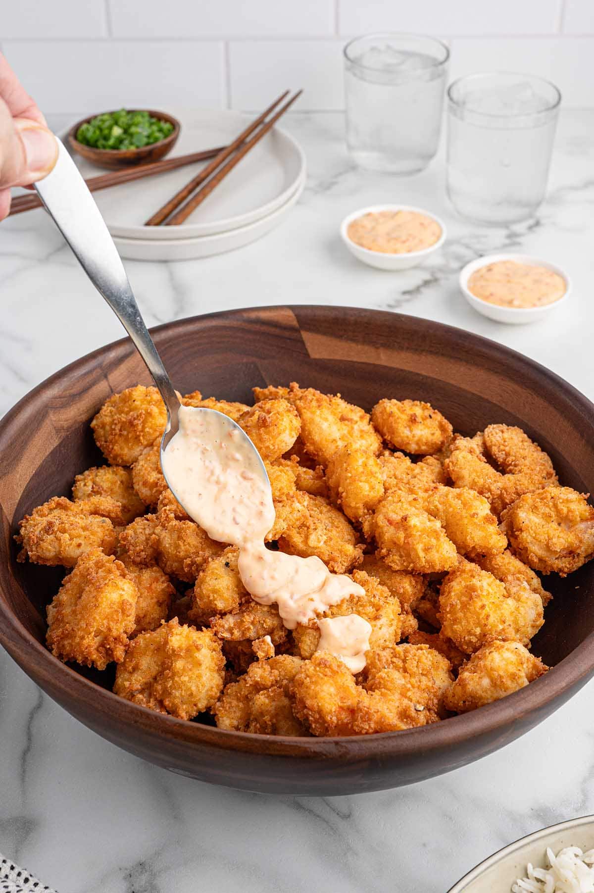 put sauce on the shrimp. 