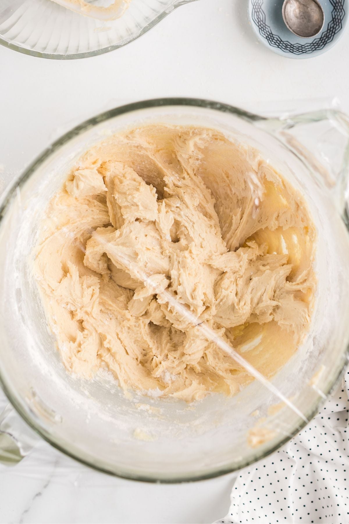 mix the cookie dough in the mixing bowl. 