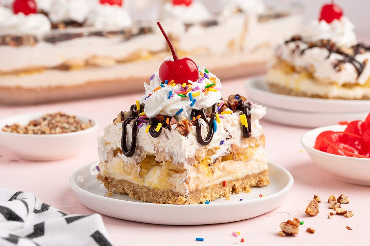 banana split cake hero 