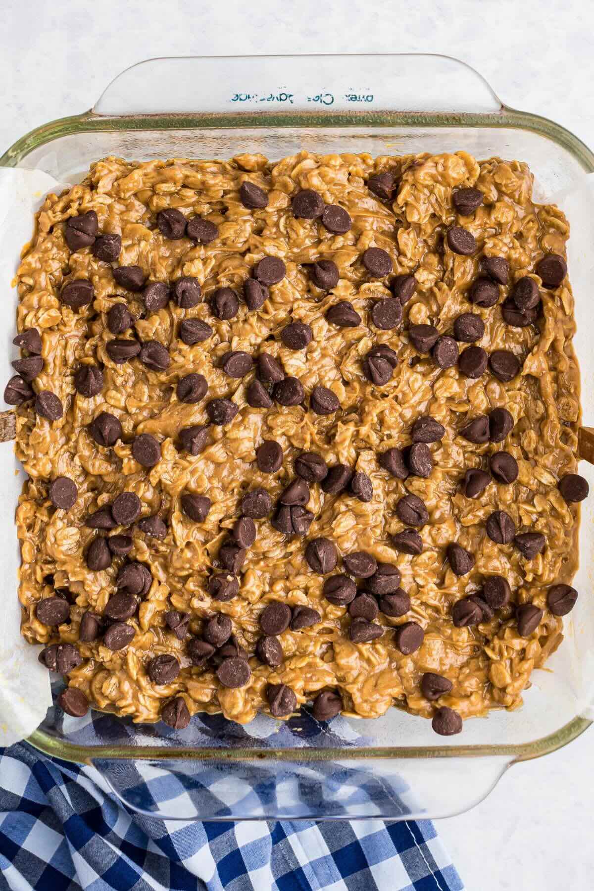 press into the pan and sprinkle chocolate chips. 