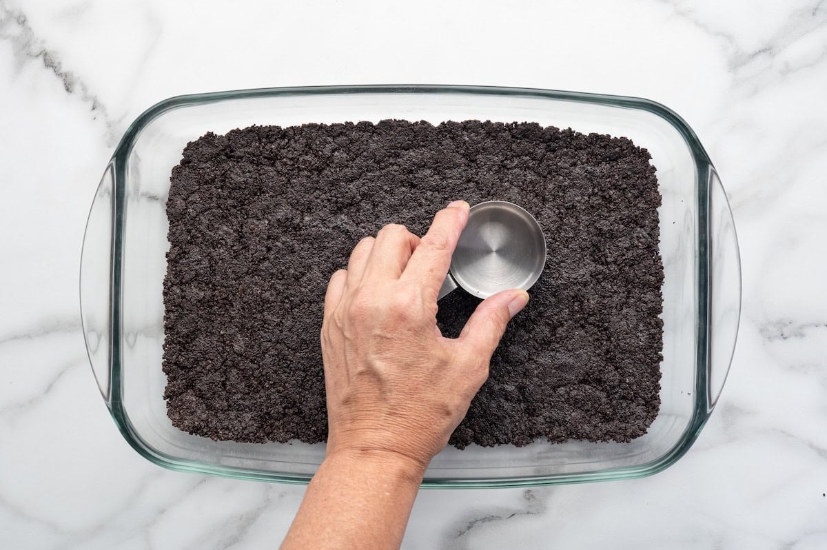 crushed oreo crust for chocolate lasagna